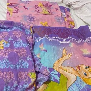 Tinker bell full sheet set 
Includes fitted flat and 2 pillow cases.